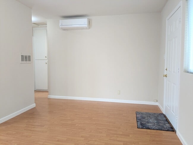 Foto del edificio - 7333 Starward Dr