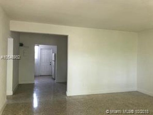 Building Photo - 1400 NE 111th St