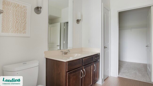 Foto del edificio - 7373 Valley View Ln