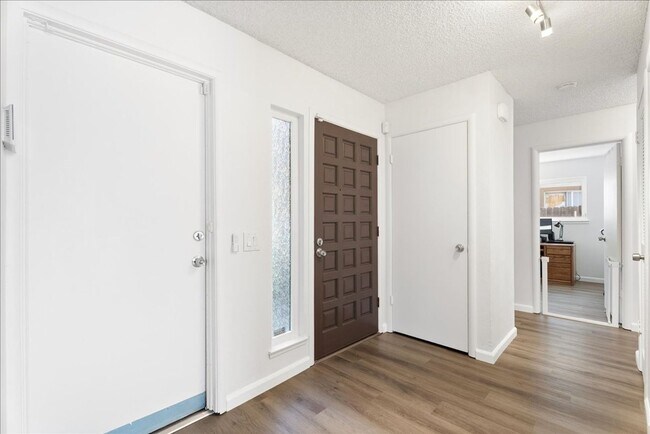 Foto del edificio - 8077 Cornerstone Way