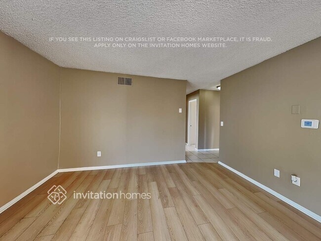 Foto del edificio - 10480 Hole Ave