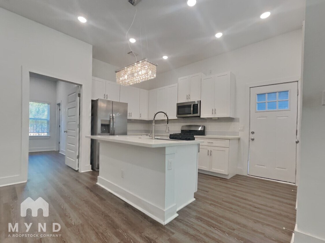 Foto principal - 7922 Jester St