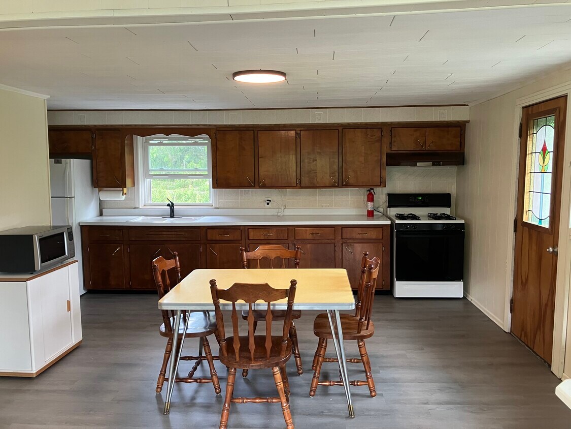 Kitchen - 6910 County Road 37