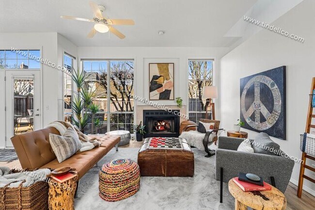 Foto del edificio - Elegant One-Level Lake Oswego Home with Vaulted Great Room & Garden Patio