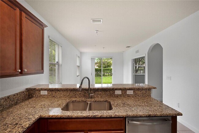 Foto del edificio - 12457 Emerald Creek Manor