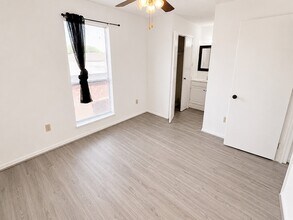 Building Photo - 11685 Alief Clodine Rd
