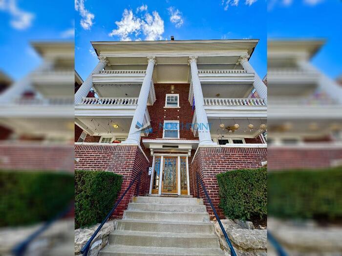 Foto principal - Amazing Top Floor 2bedroom w/Den Plaza Con...