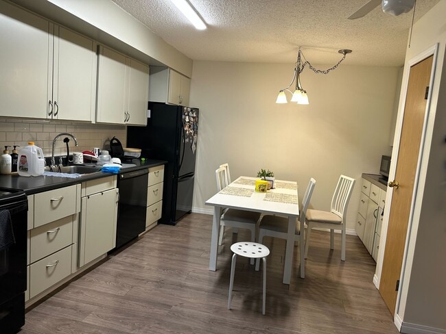 Building Photo - 51 Wood Lily Dr