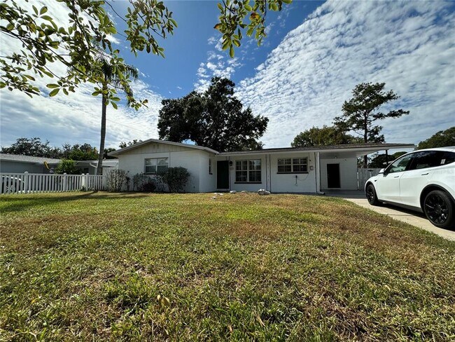 Building Photo - 4517 S Shamrock Rd