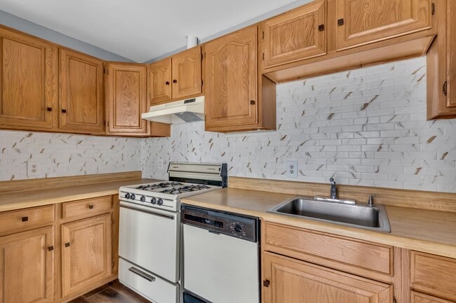 Foto del edificio - 1595 E 2nd St