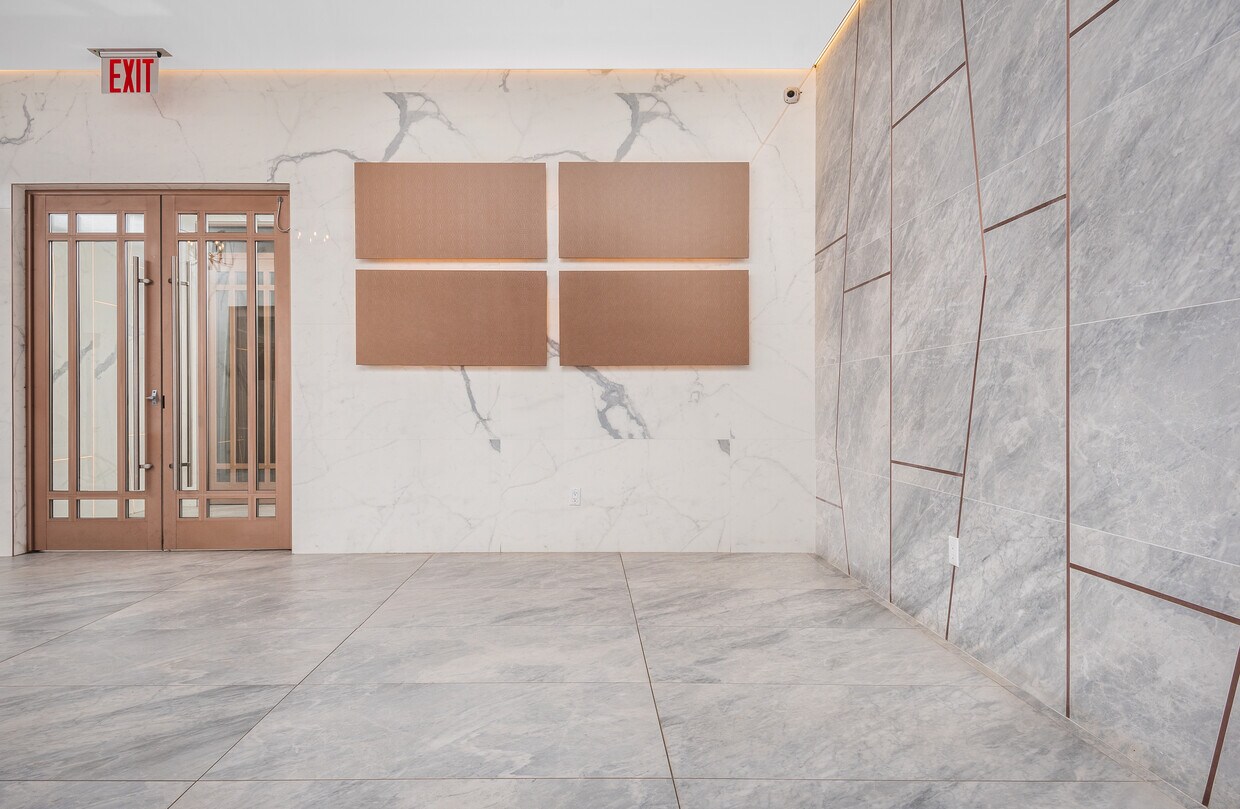 Building Photo - 480 W 187th St
