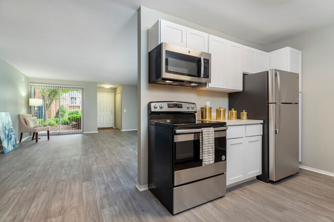 Building Photo - Diamond Forest Apartments