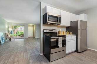 Building Photo - Diamond Forest Apartments