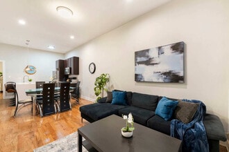 Building Photo - 2018 W 21st Pl