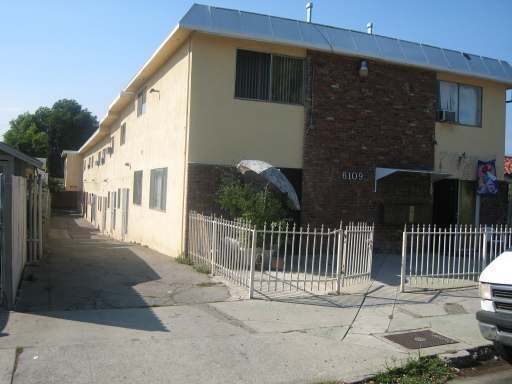 Building Photo - 6109 Mesa Ave