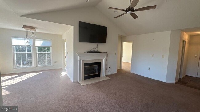 Foto del edificio - 3101 River Bend Ct