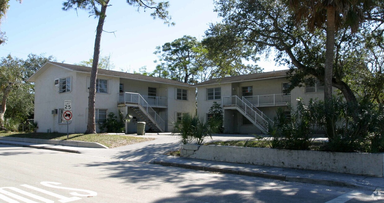 Building Photo - 1090-1100 Cocoanut Ave