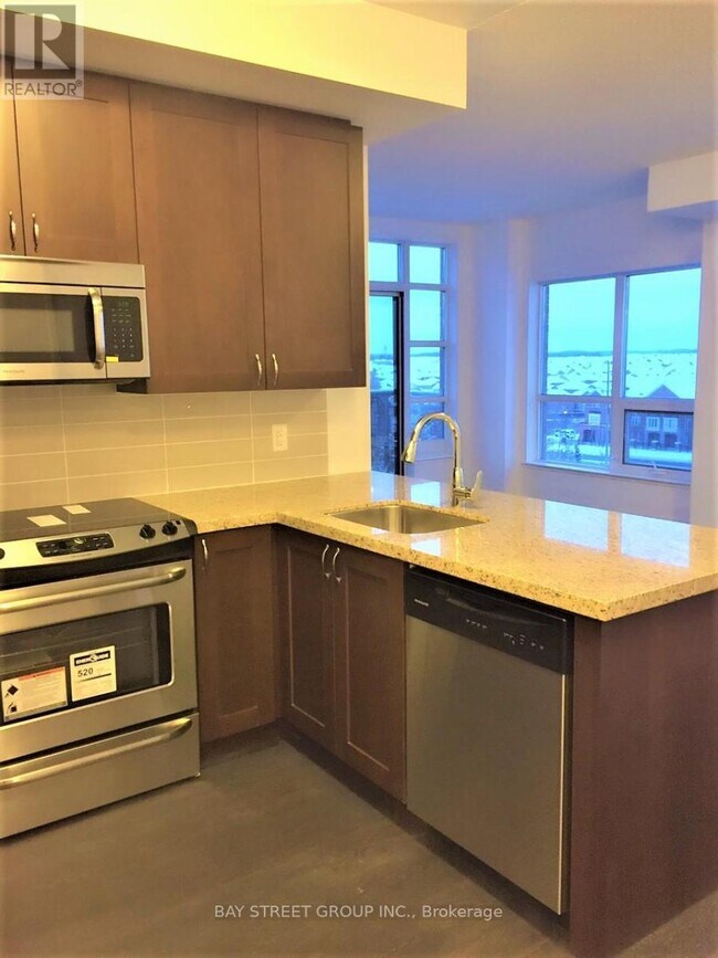 Photo du bâtiment - 540-540 Bur Oak Ave