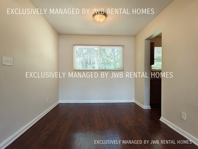 Building Photo - 1064 Le Brun Dr