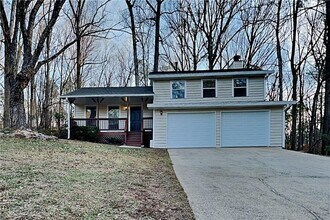 Building Photo - 3406 Deshong Dr SW