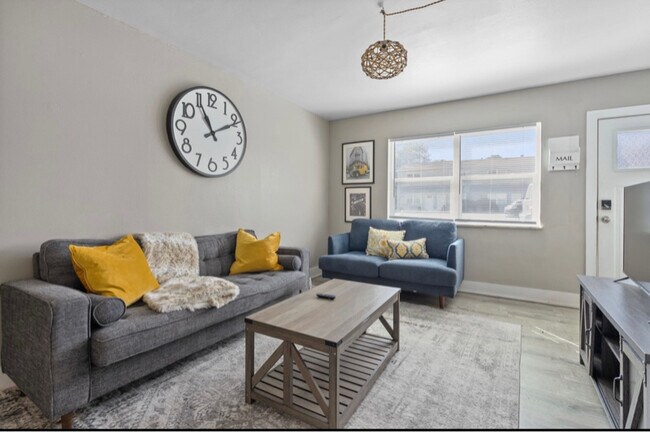 Foto del edificio - 482 E Norwich Ave