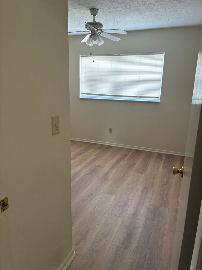 Foto del edificio - 2643 Kingswood Dr NE