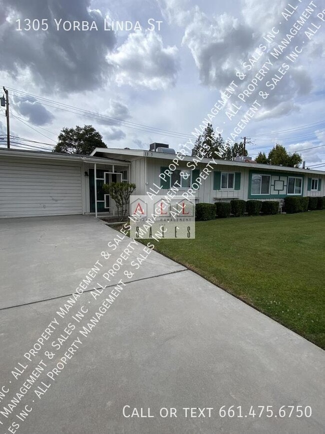 Foto del edificio - 1305 Yorba Linda St