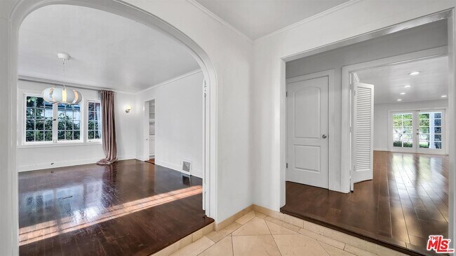 Foto del edificio - 618 N Rodeo Dr