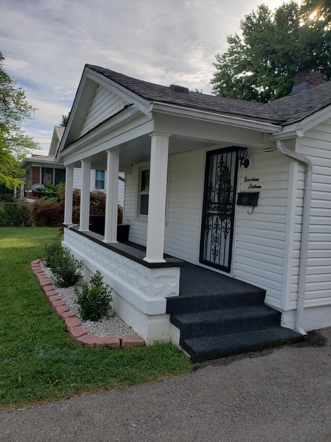 Building Photo - 1416 Indiana Ave