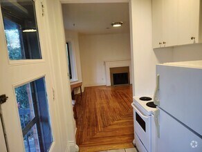 Building Photo - 301 Rue Wilbrod St