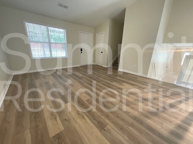 Foto del edificio - 500 Maid Marion Ln
