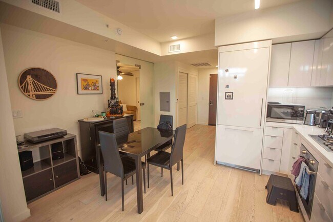 Foto del edificio - 2022 New Built Luxurious 2BR2BA Potrero Hi...