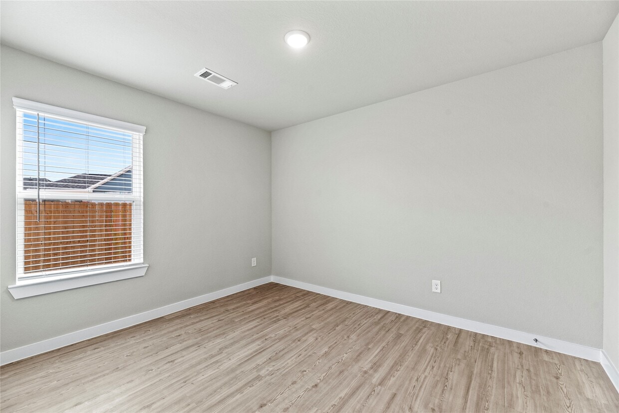 Building Photo - 21670 Sandy Dune Dr