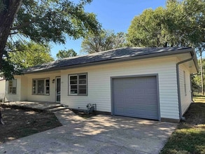 Building Photo - 1231 Shelden St