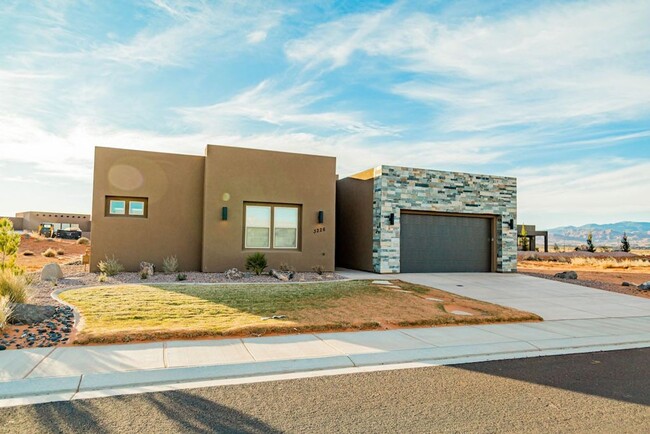 Building Photo - 4 Bedroom Home Close to Sand Hollow!!