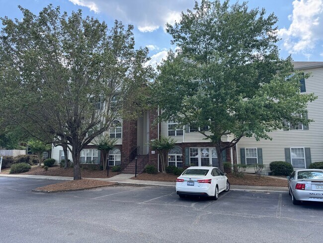 Foto del edificio - 3713 1B-371B Morris Farm Dr