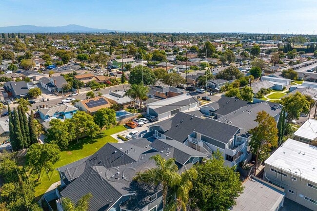 Foto del edificio - Fullerton Condo Near CSUF + Easy Freeway Access