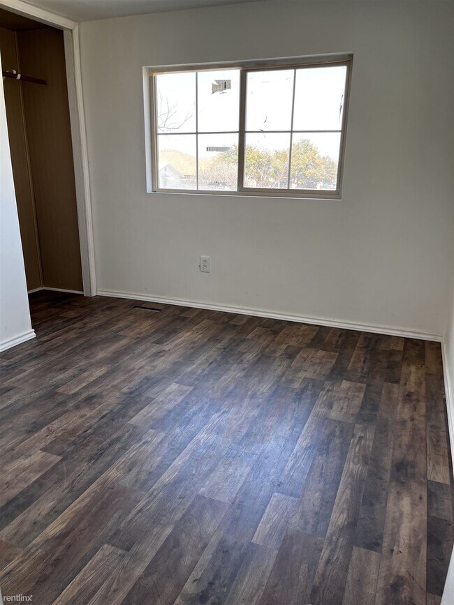 Foto del edificio - 3 br, 1.5 bath Mobile Home - 420 East Robi...