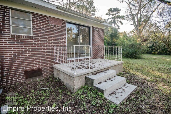 Building Photo - 3 br, 2 bath House - 2202 Trimble Road