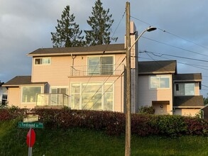 Building Photo - 4901 Lake Washington Blvd S