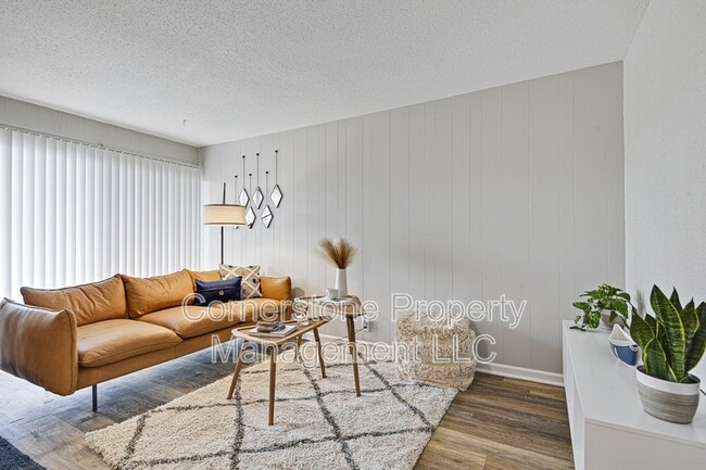 Building Photo - Campus View Apartments - 2 Bedroom