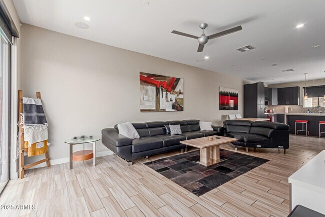 Foto del edificio - 6990 E 6th St