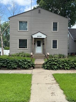 Building Photo - 206 W 9th St