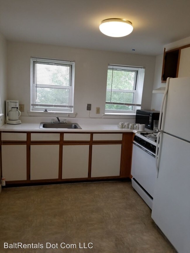 Building Photo - 1 br, 1 bath Apartment - 1027 Bennett Place