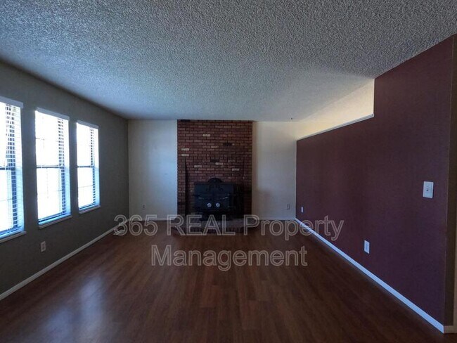 Building Photo - 2606 W Stuart St