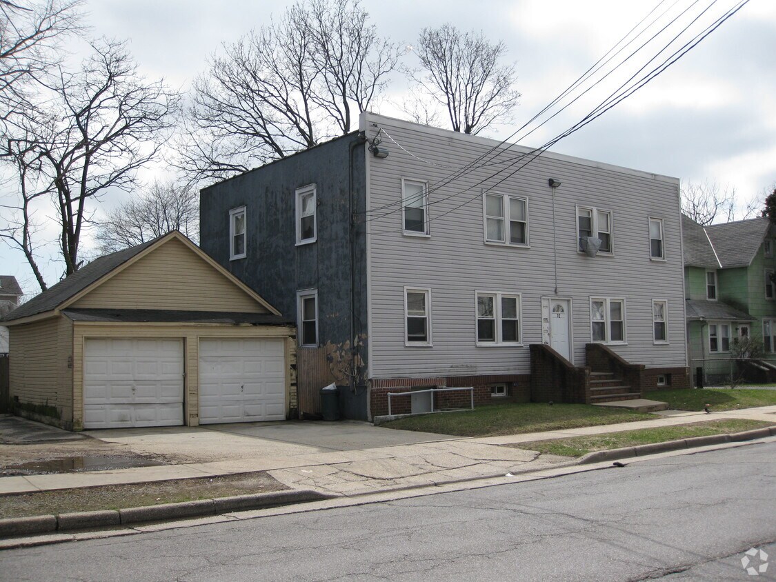 Building Photo - 12 Maple Ave