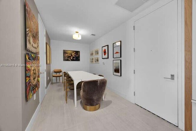 Foto del edificio - 2831 S Bayshore Dr