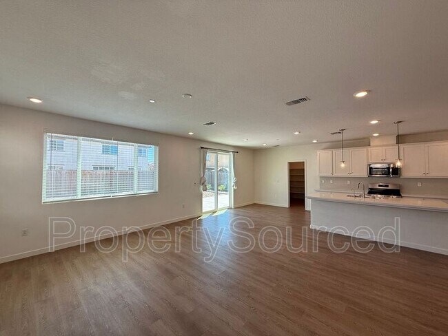 Building Photo - 2099 Frank Blondin Ln