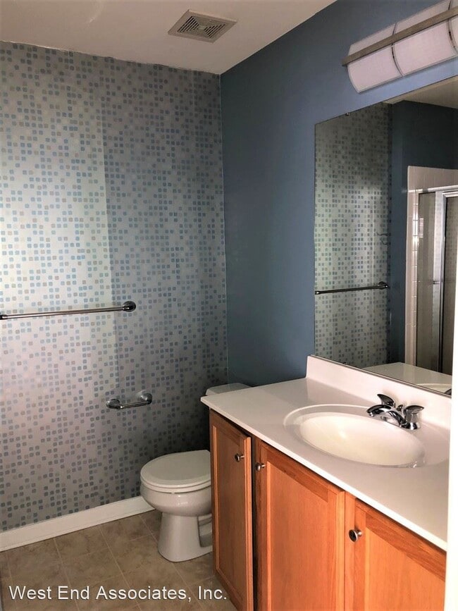 Building Photo - 3 br, 2.5 bath House - 134 Knollwood Dr