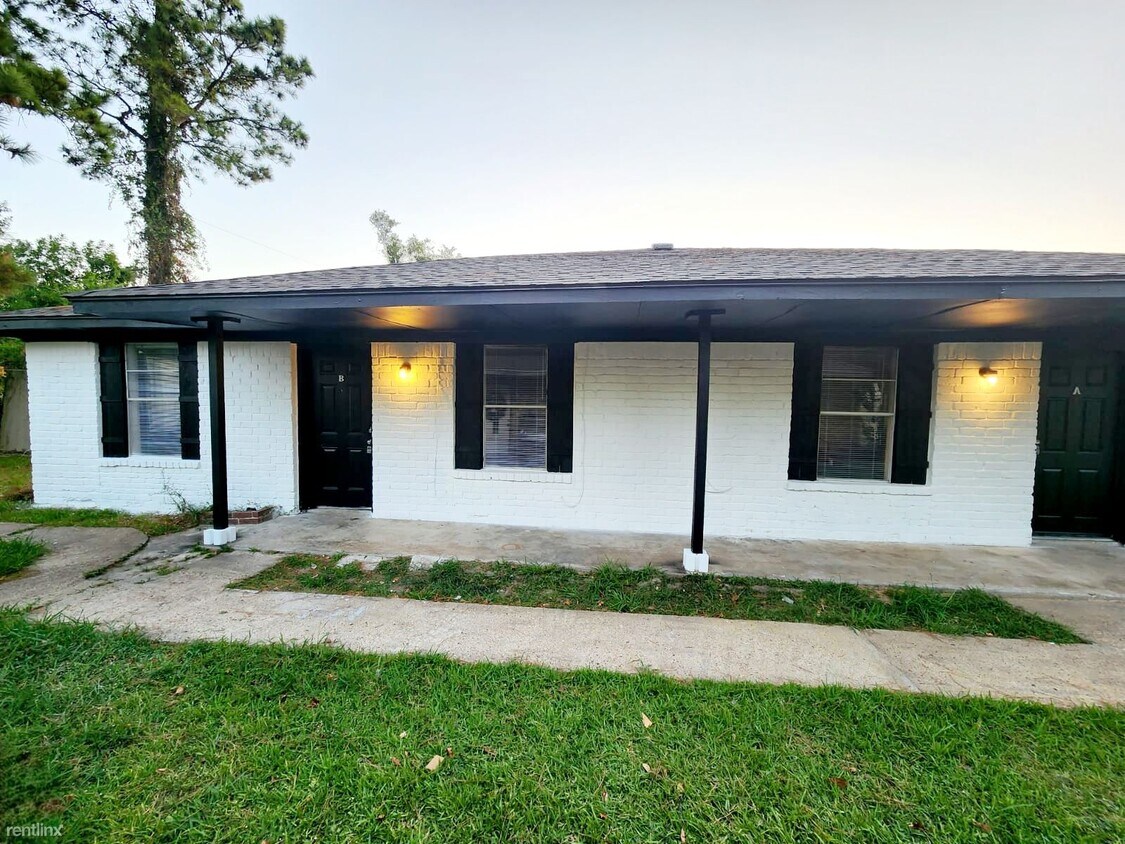 Primary Photo - 2 br, 1 bath Duplex - 9110 Kentshire Drive A